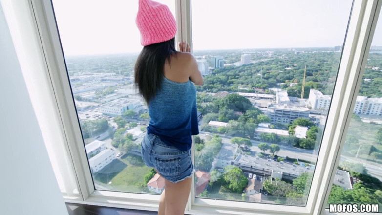 Dont break me: 돈트 브레이크 미 - 큰 자지를 좋아하는 Nicole Bexley,하지만이 흑누나 섹시녀는 거대한 자지에 일어설 수 있습니다.