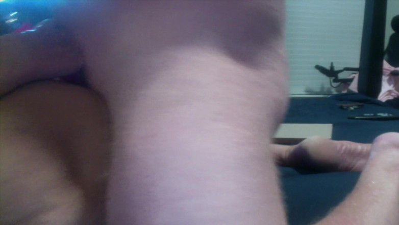 Squirting Senior: Une MILF sexy se fait baiser et squirte une mamie...