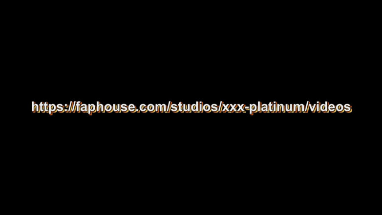 XXX-Platinum: Seksowna kobieta ssie małego kutasa przyjaciela tatusia. Kutas spust Dużo...