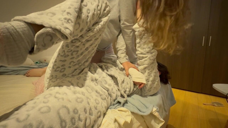 scarlettandc: Lutte Entre Femmes Et Chatouilles