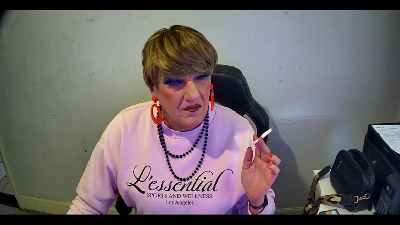 Mature Tina TV: Curtindo o tempo