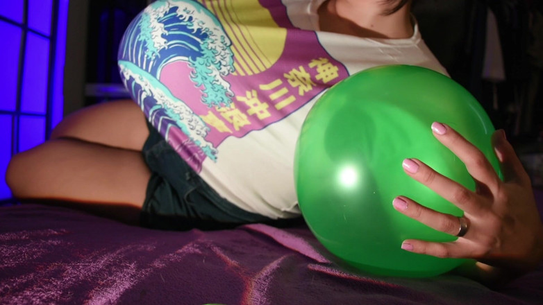 melu_world: Esguichando e fisting balão de cristal verde - Bunny Looner
