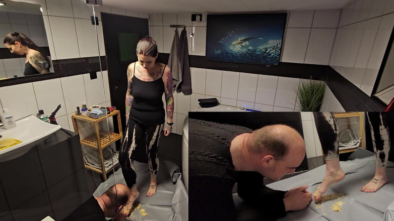 Femdom-Team-German: Slave krijgt bananen gevoerd