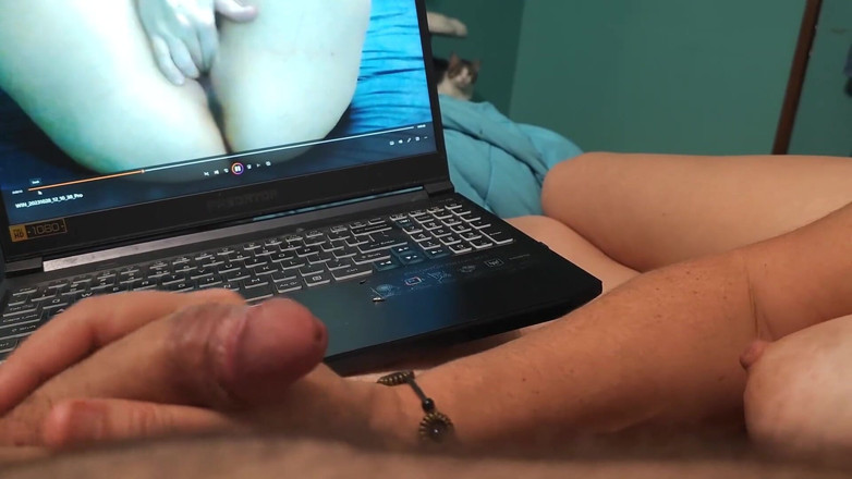 Bellaboo: Assista bella spank seu pau enquanto assiste pornô