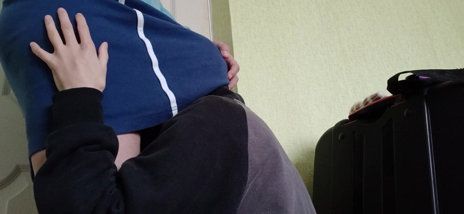 Lesbian-illusion: Двоє сусідів приховують той факт, що вони лесбіянки