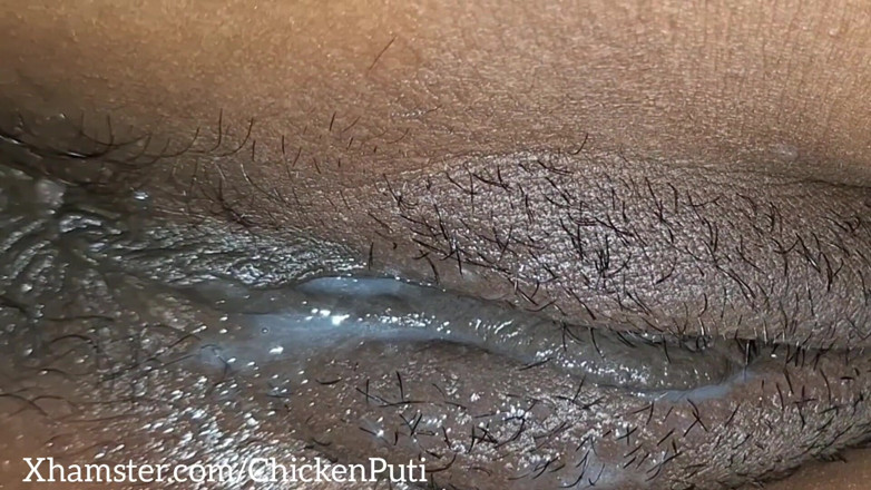 ChickenPuti: Une chatte népalaise se fait baiser