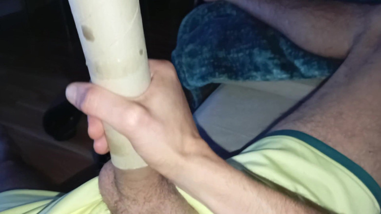 Elvissc: O cara tão excitado com seu pau grande continua fodendo...