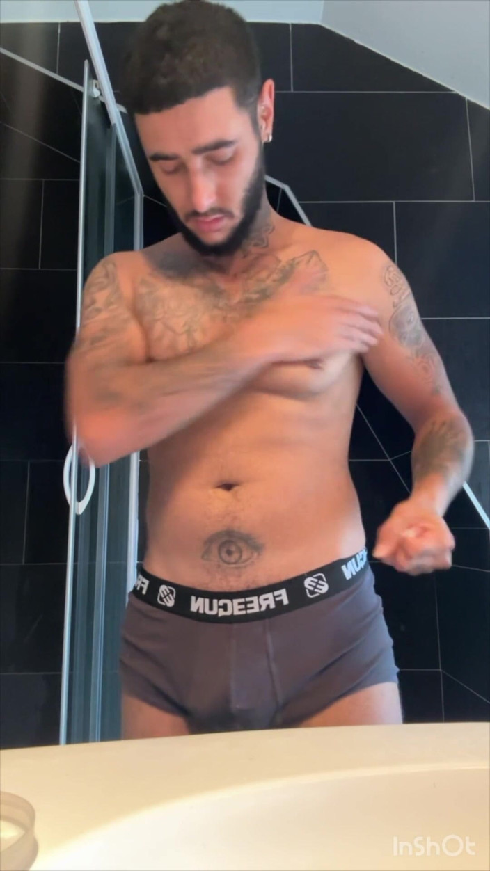 Damien Custo: Pinoy Jakol, Damien Custo