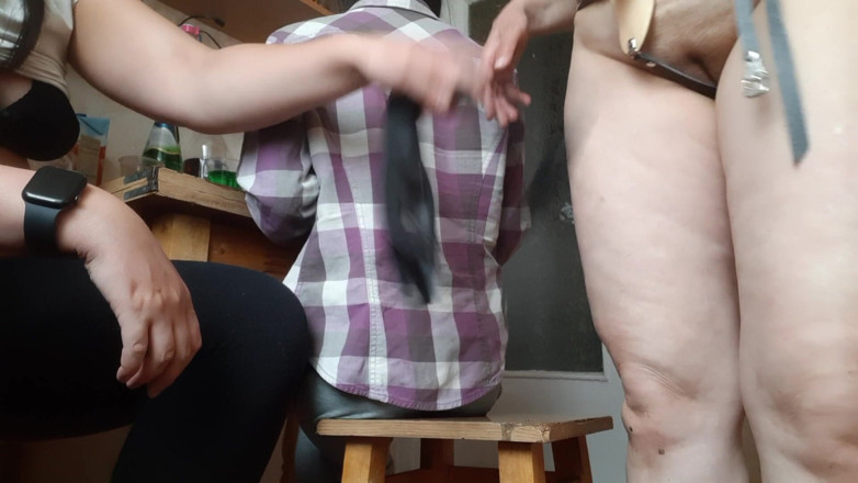 Lesbian-candys: Während meine freundin musik hörte, fickten mein nachbar und ich...