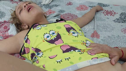 BiancaPalmas: Samara menghisap dan melancap pepek lazat adik tirinya