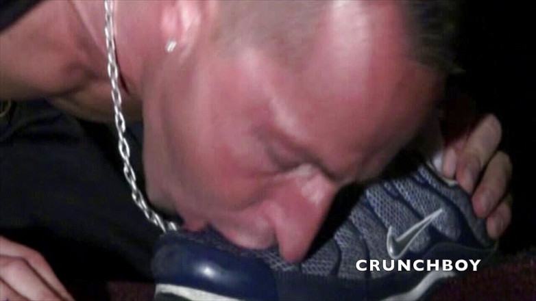 Sneaker gay: Sneaker humliationf oder micka