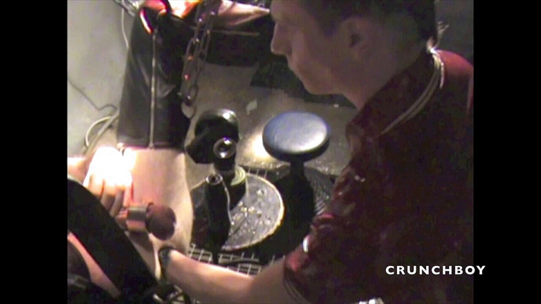 FETISH BDSM STUDIO: Дивовижний xxl кулак у слінгу французьким топом