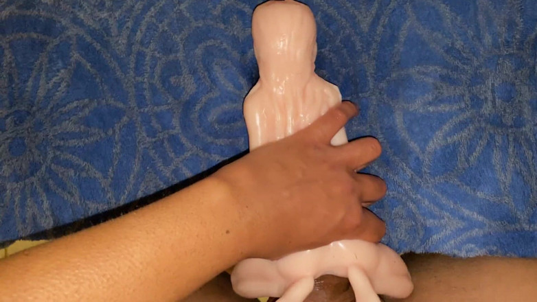 GREEDY TRUCK: Intensiver sex mit meiner engen muschi-puppe auf allen vieren