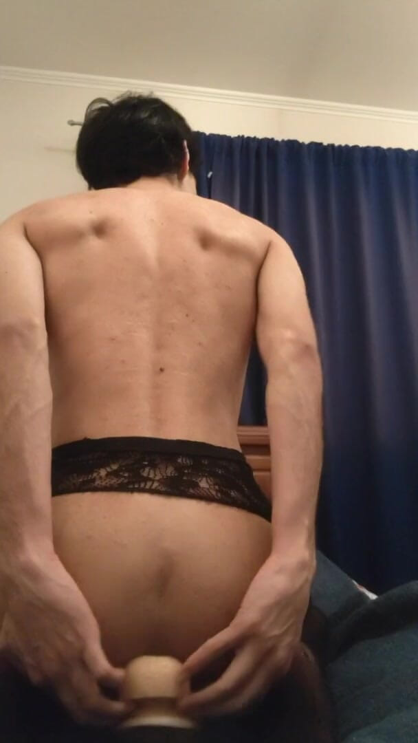 Nachalux: Je chevauche mon gode en lingerie