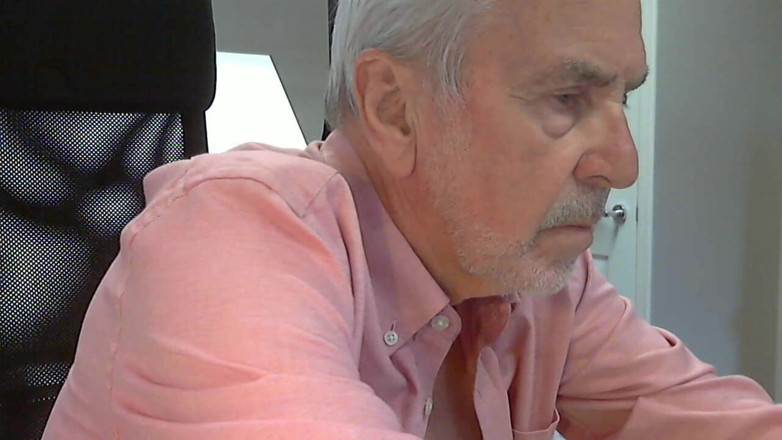 Silver Fox Sex: Pompino un po' di vapore in ufficio