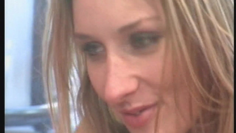 THAGSON MILFS: Orgie cu milf blondă sălbatică care ejaculează în frenezia bucătăriei fierbinți