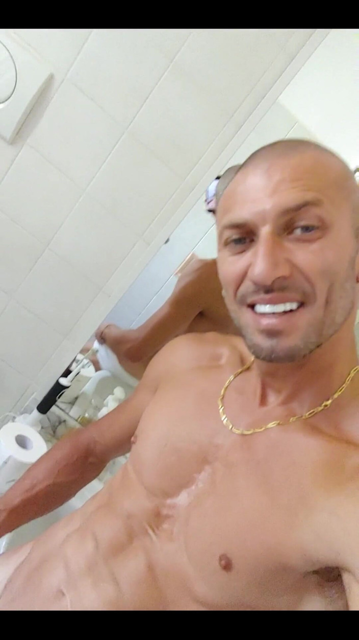 Boy jerking off: Boy jerking off