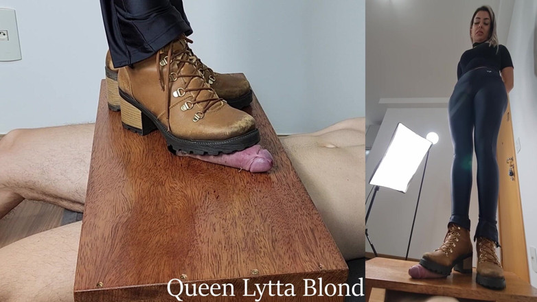 Queen Lytta ballbusting and cum lick: Nữ hoàng lytta tóc vàng - đôi ủng gợi cảm cbt tập 6 - 2 góc độ -...
