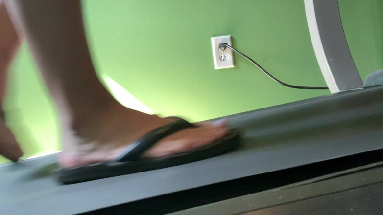 footivities: Kaki dalam selibatan di Treadmill - Ivys Feet