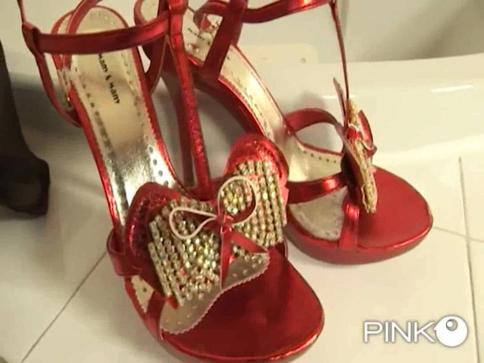 Pinko Club: Alessia Donati İçin Ayak Fetişi ve Banyoda Sevişmek