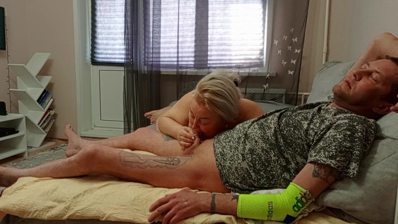 Zona901: Komşusundan sakso çektikten sonra boşalıyor