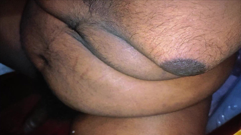 NewDickInTown: Pria Sri Lanka masturbasi di kamarnya