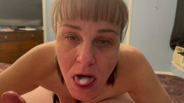 Sweet Marie: Mature with Saggy Boobs Sucking the Cum Out No Hands...