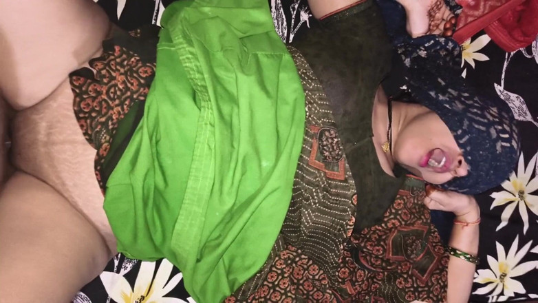 Village studio: Desi nevlastní sestra hardcore šuká se svým nevlastním bratrem, když byli...