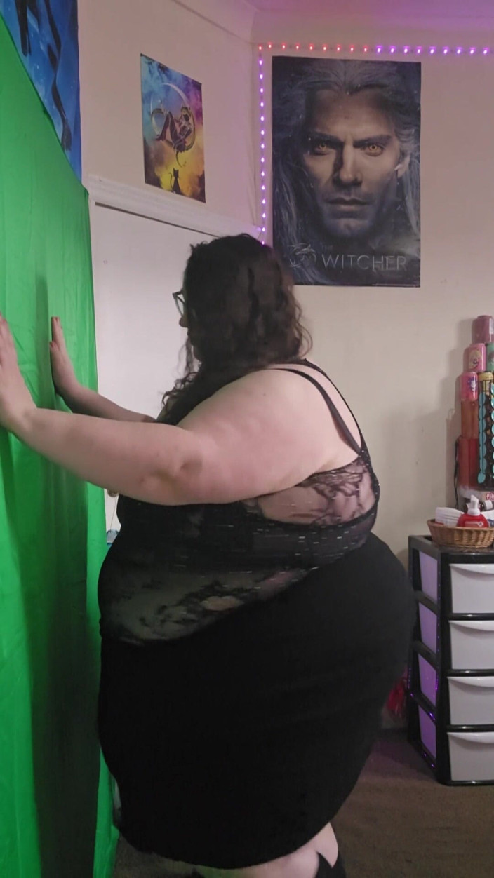 SSBBWLadyBrads: Låt oss strippa och dansa SSBBW
