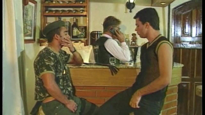 Boys boyz: Askeri delikanlılar genişleyen anal grup seks partisi kalın döl sızdırıyor