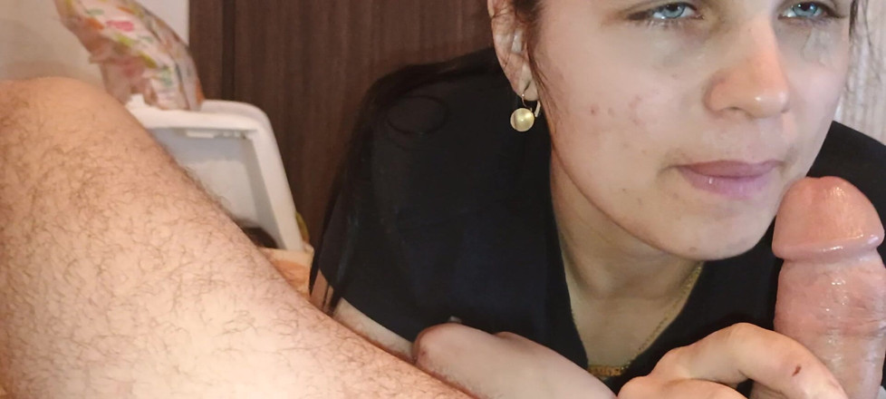 Ionut899: Я Смокчу Вітчима З Пожадливістю І Висмоктую З Нього Все