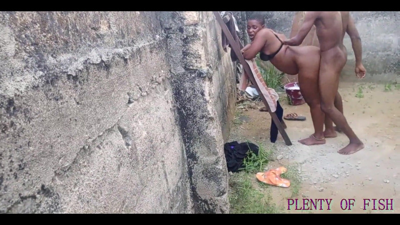 Titty_Ebony: Caldo tour di sesso all'aperto da qualche parte in africa...