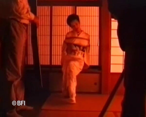 Art of Bondage: Compilatie van hachelijke, vastgebonden mooie Aziatische vrouw buiten en binnenshuis