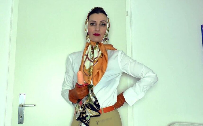 Lady Victoria Valente: hedaskarph maalkin: reshmi dupatta land hilaane ke nirdesh