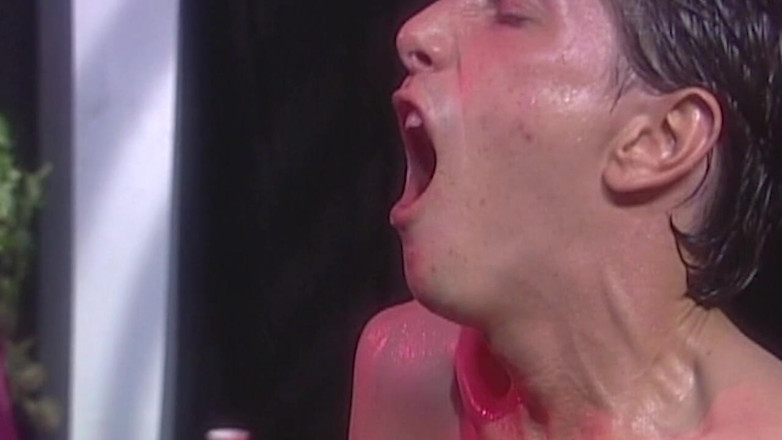 NAUGHTYPOLSKA: Hot Brunette Gets Eaten Out on the Bar