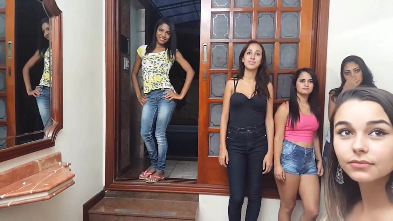 FetishKing: Lesbian mencium permaisuri untuk bercium awek teratas
