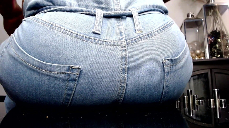 Maeling: Rodiče zničeni v jeans ass-fyxiation s Giant Ass Ignorant
