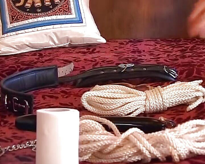 Deutsche Camgirls: Bionda nonna tedesca dominata e scopata dal maestro più giovane