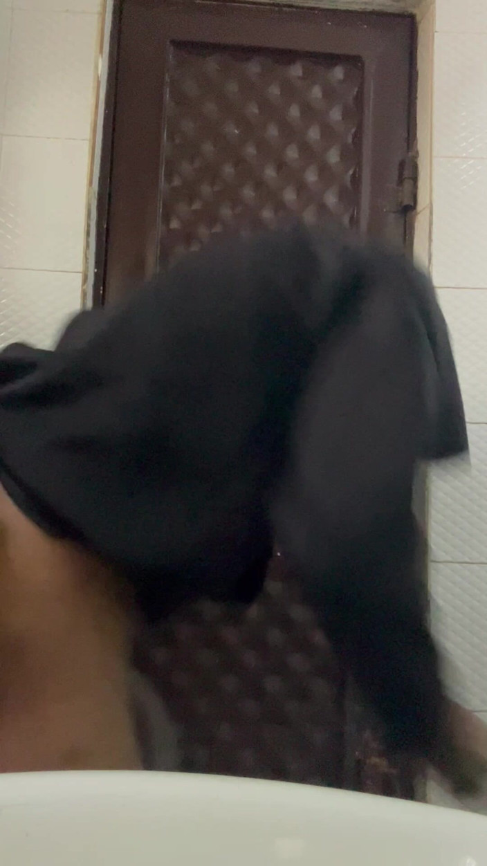 Dickpresido: Pancutan mani pertama April