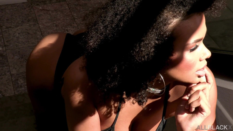 All Black X: AllBlackx - sensual Alina Ali toma todo lo que la bbc...