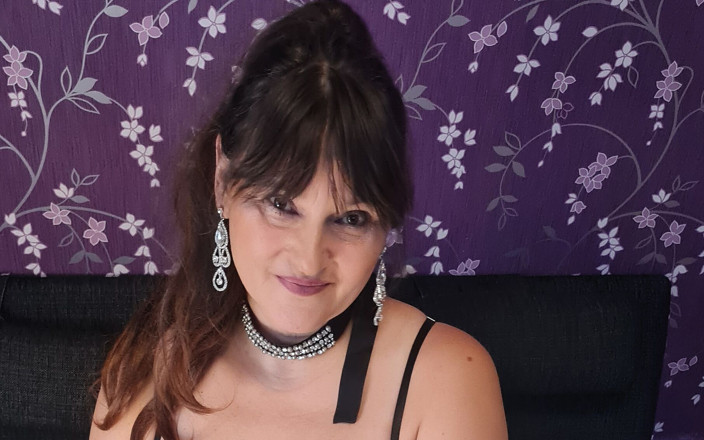 Martakiko studio: Martakiko52, strip-tease, je suis là pour toi