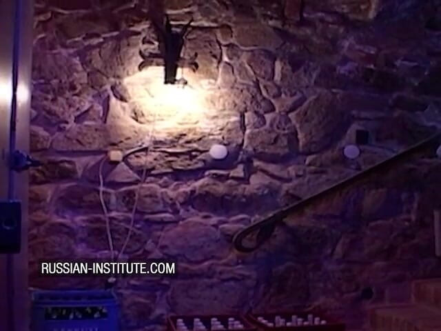Russian Institute: Хардкорний секс утрьох з гарячою блондинкою-тінкою