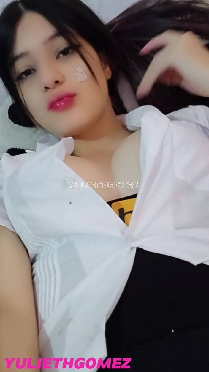 Yulieth Gomez: 18 岁的女学生为她的数学老师制作视频
