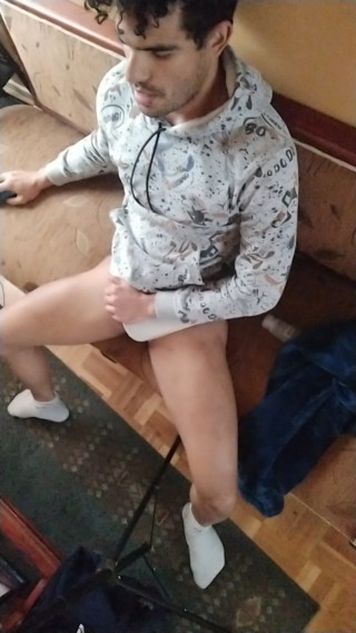 trebol_Jess: Femeie latino face mișcări senzuale la cameră și se masturbează