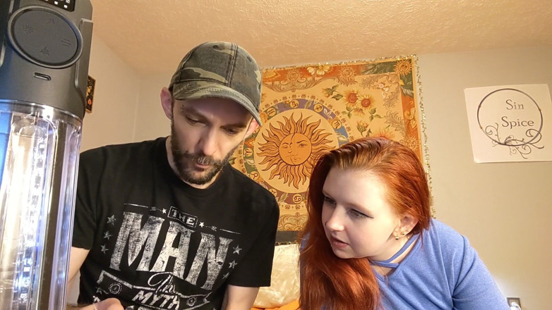 Sin Spice by Sophia Sinclair and Jasper Spice: Moiame Titano Pene a Luce Rossa Pompa Unboxing