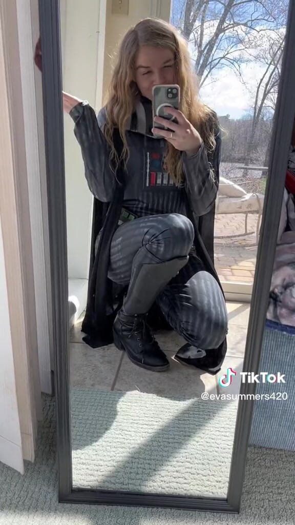 EvaSummers: NSFW Tiktok Cosplay Star Wars Lady Vader Sexy Tease Ripped...