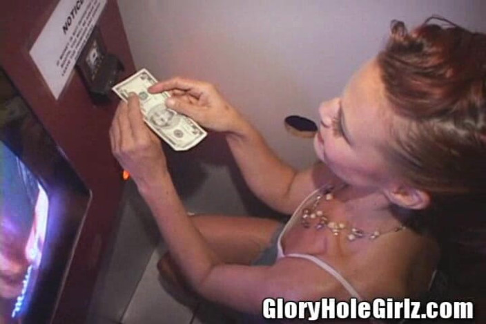 Glory Hole Girlz: Vegas Showbitch Geezer Lutscht Schwarzen Penis Und Mehr Gloryhole-hure!