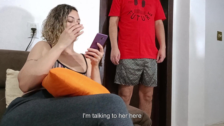 Victor SweetCoupleStories: Madrasta de repente recebe um pau na cara e chupa...