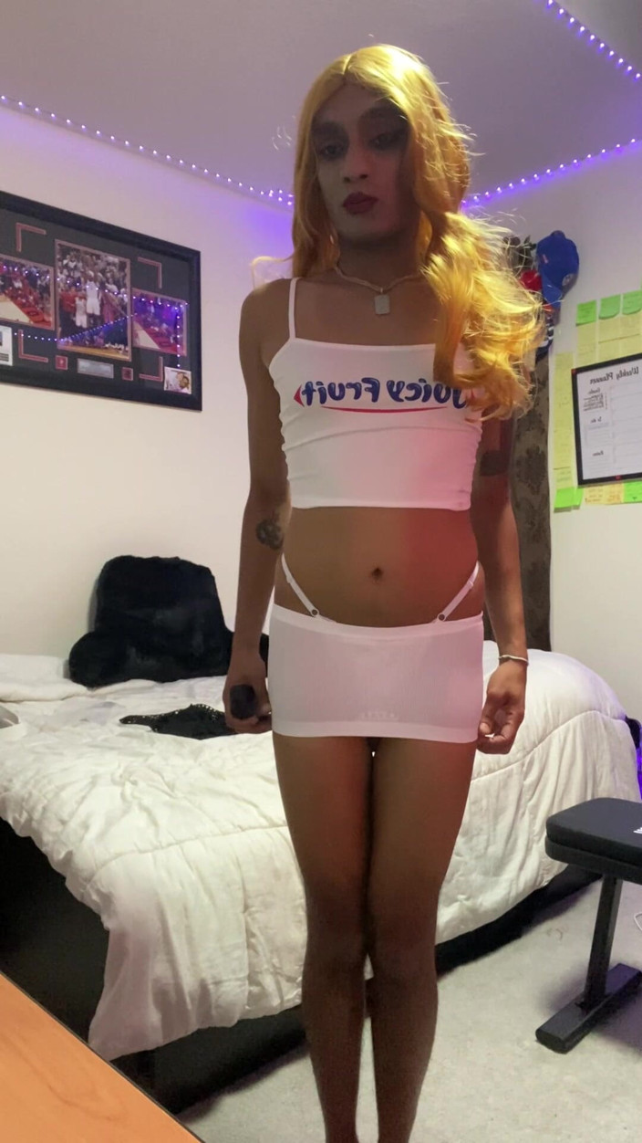 FemBoyAmi: Caliente india fem boy universidad mariquita puta cum en auto...