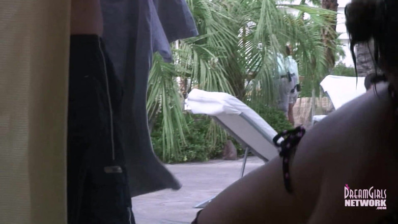 Dream Girls: Masturbarsi durante la festa in piscina rihab a las vegas